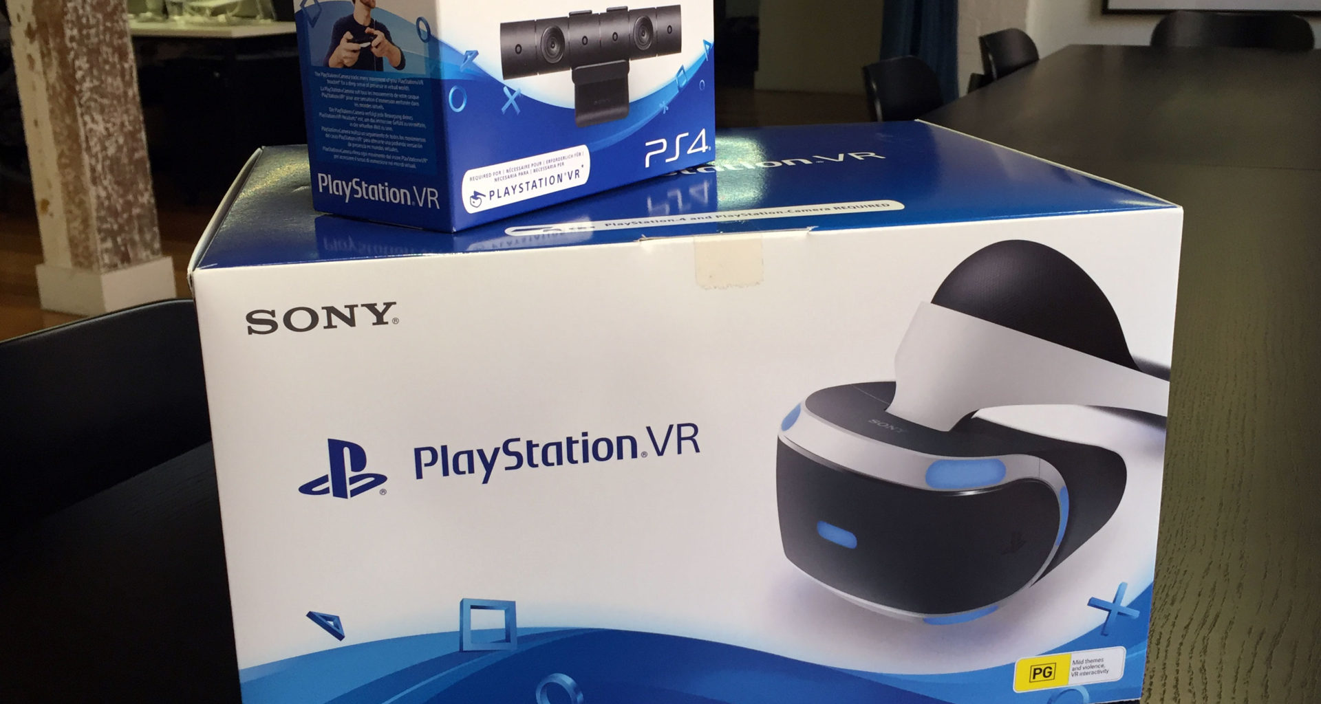 Sony PlayStation VR PS4 Virtual Reality Headset PSVR Used With Box Camera
